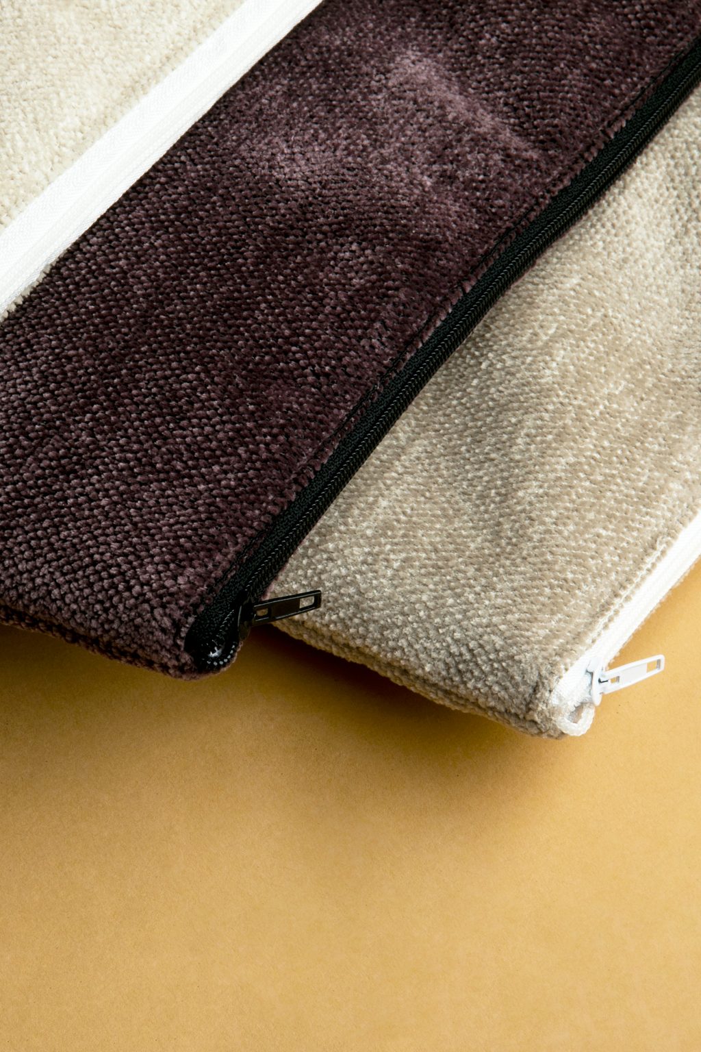 Funda de tela para tablet y cargador